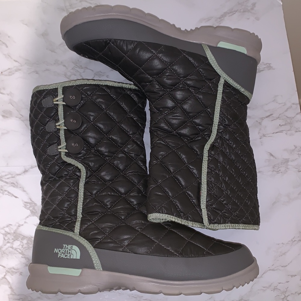 The North Face Women’s winter boots.